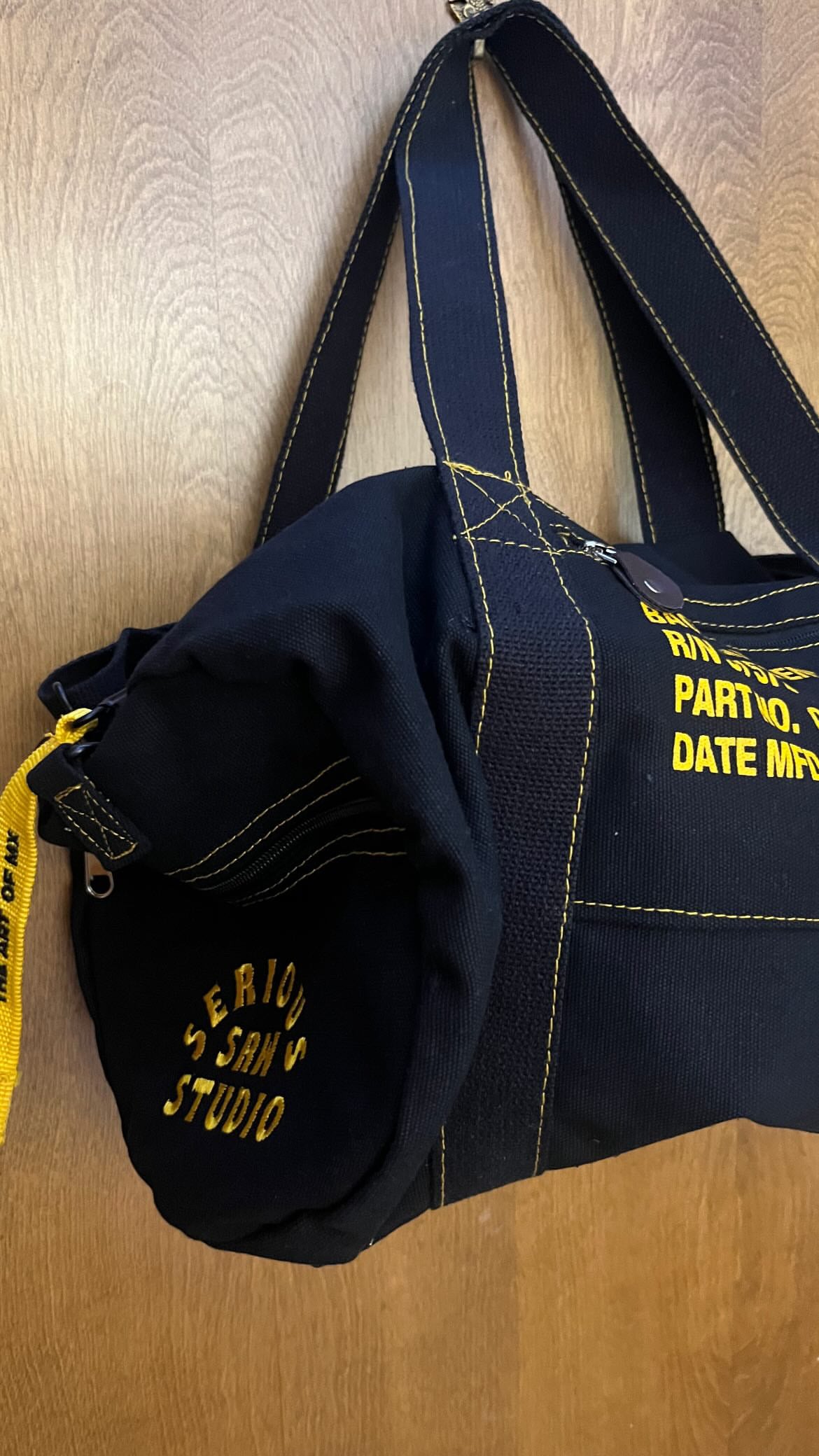 SERIOUS STUDIO ICONIC DUFFLE BAG - NAVY / GOLD