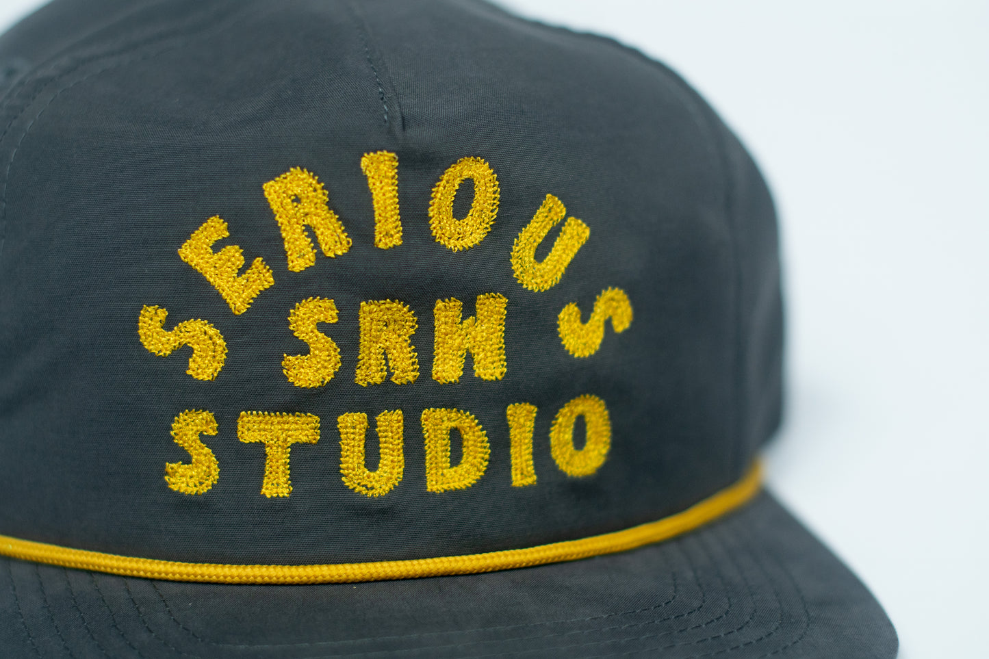SERIOUS STUDIO CHAIN STITCH SNAPBACK HAT - GRAY
