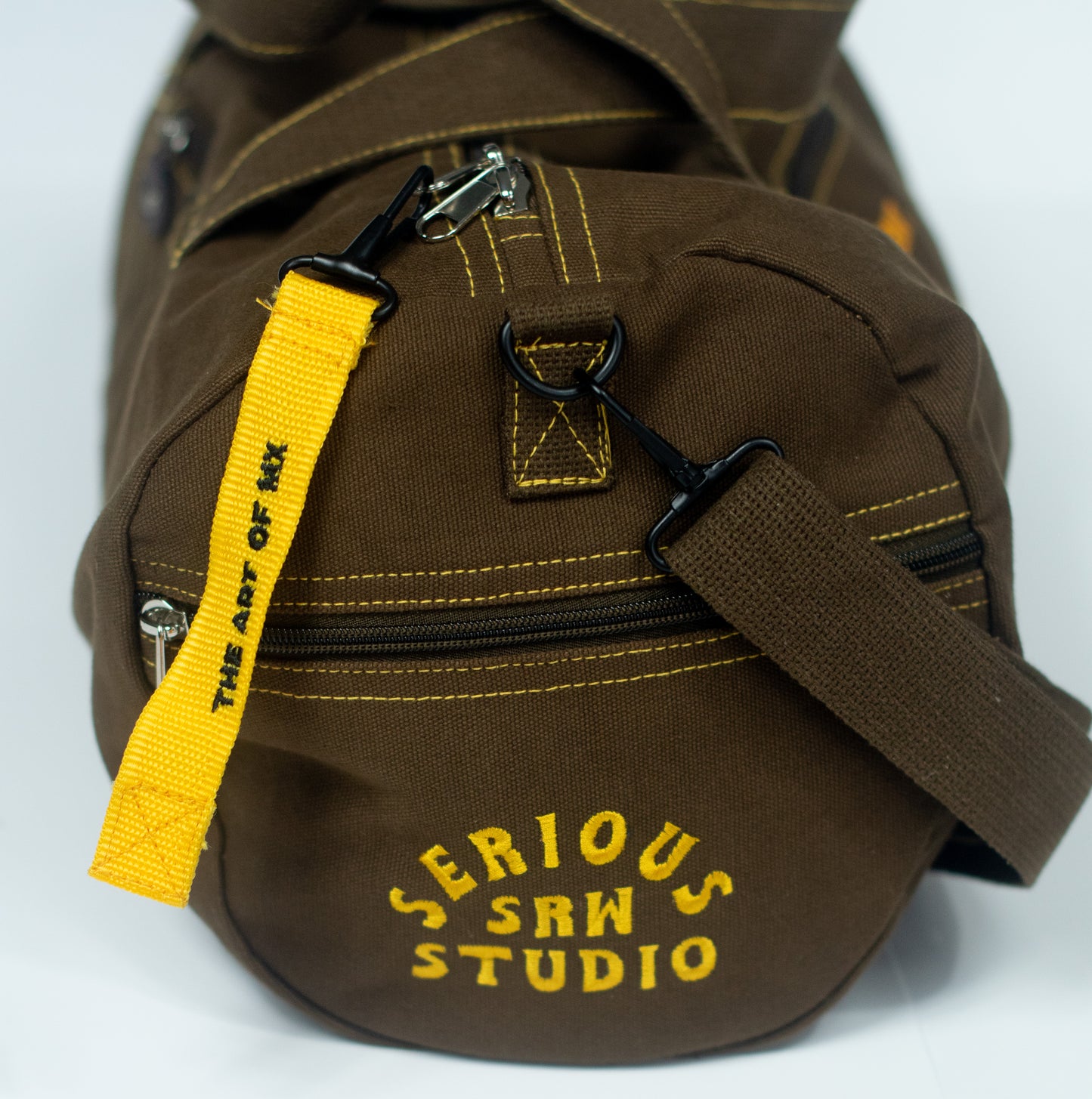 SERIOUS STUDIO ICONIC DUFFLE BAG - BROWN / GOLD