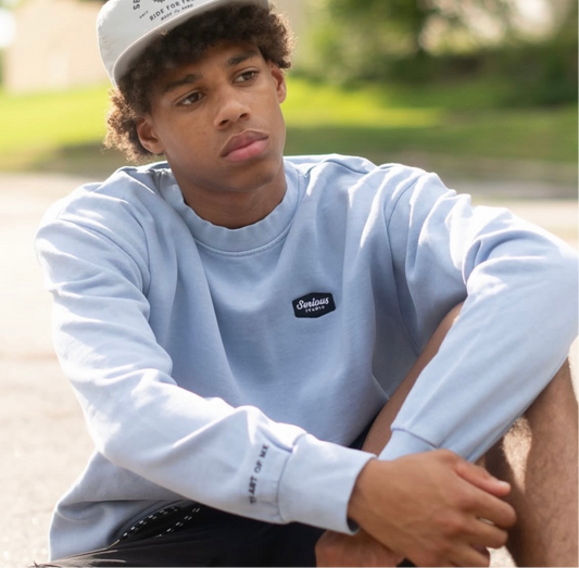SERIOUS STUDIO ICONIC CREW NECK SWEATSHIRT - PEBBLE BLUE