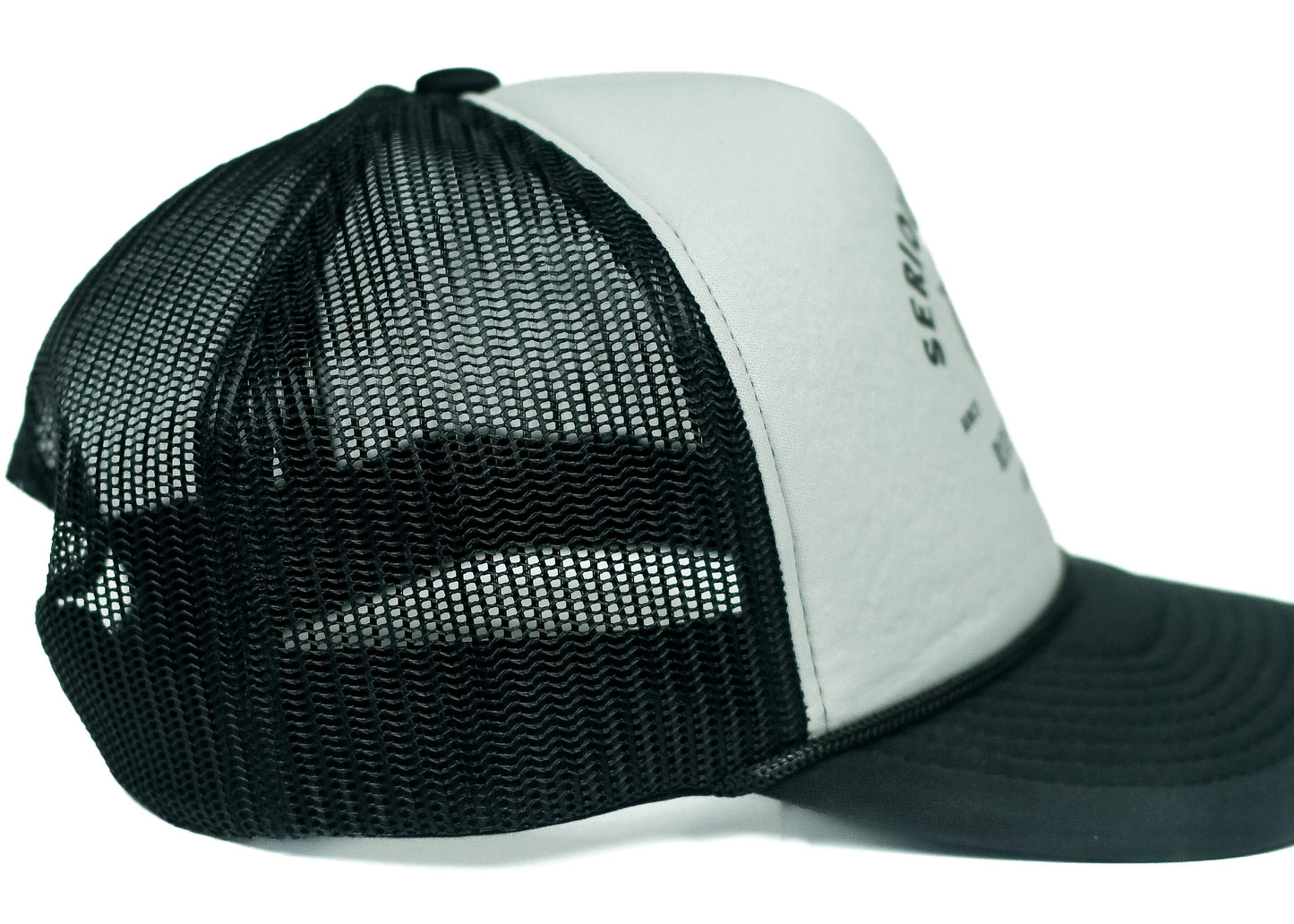 SERIOUS STUDIO ICONIC WOLF TRUCKER HAT - LIGHT GREY